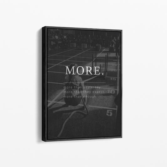MORE. – Motivation Poster für Functional Fitness | Schwarz-Weiß Wandbild Frauen & Sport