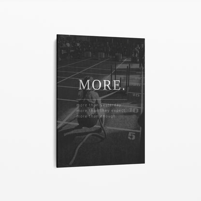 MORE. – Motivation Poster für Functional Fitness | Schwarz-Weiß Wandbild Frauen & Sport