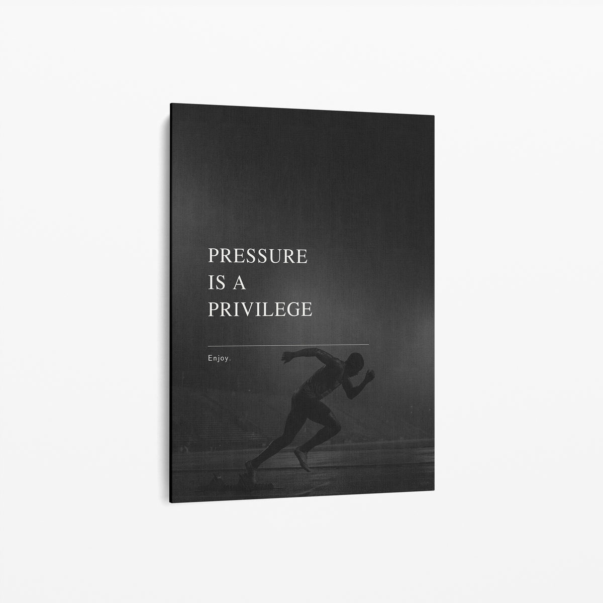 Pressure Is A Privilege – Sprinter Poster | Schwarz-Weiß Wandbild für Wettkampf & Mindset