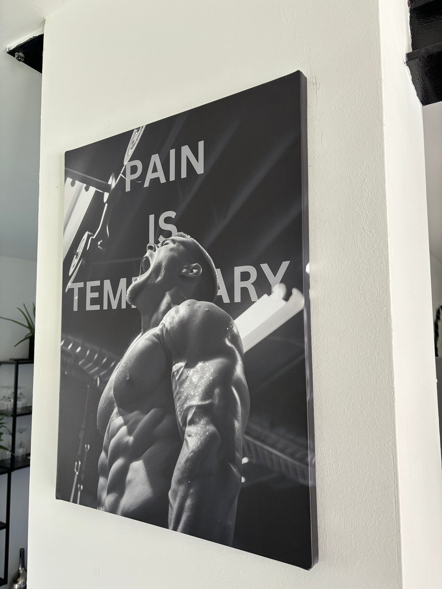 "Pain is Temporary" Motivationsposter Gym