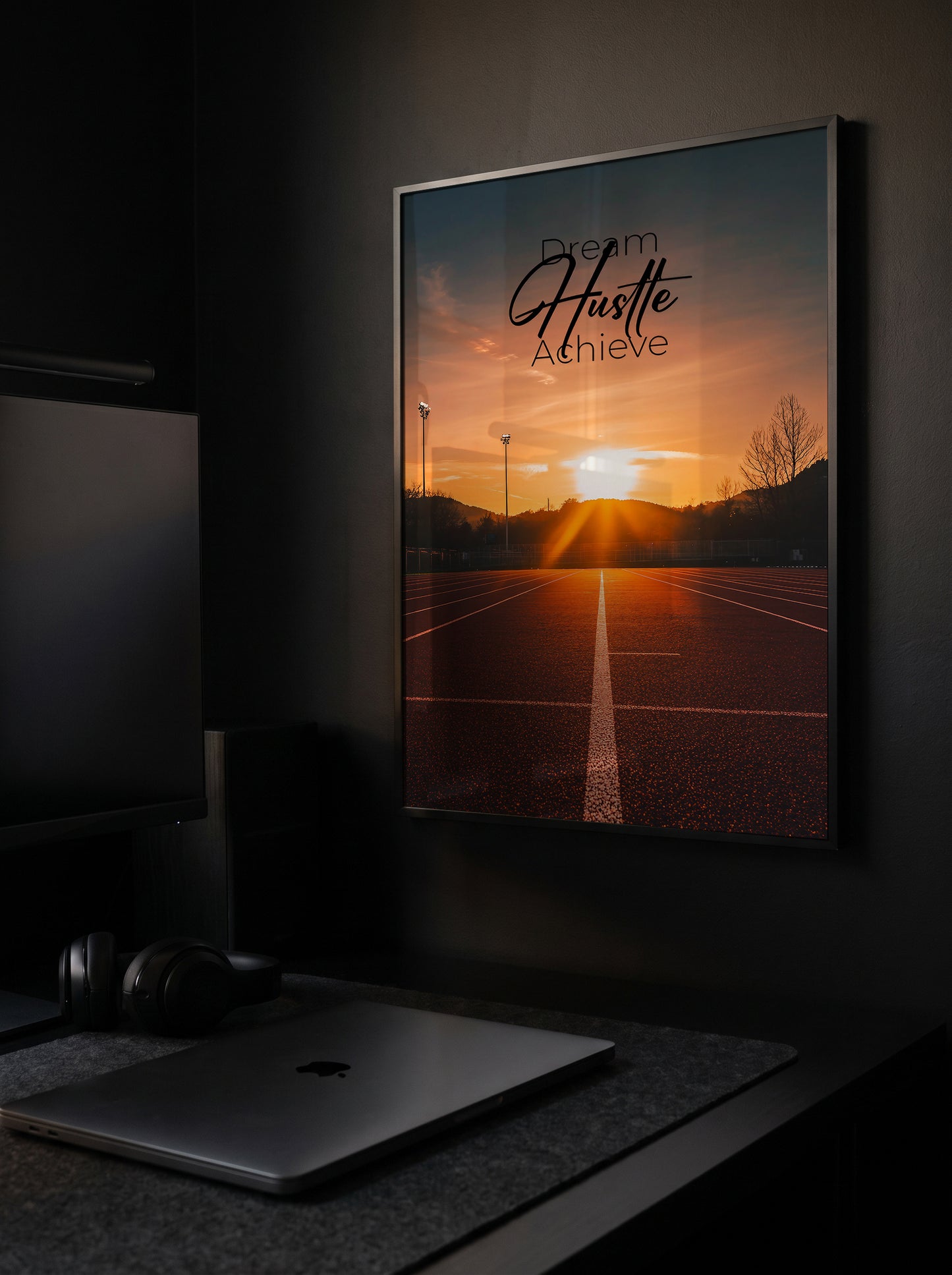 "Dream.Hustle.Achieve." Motivationsposter